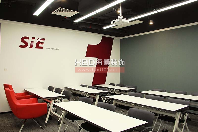 辦公室裝修實(shí)景照,培訓(xùn)室裝修設(shè)計(jì).jpg