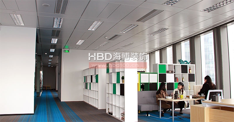 廣告公司辦公室,辦公室裝修設(shè)計,廣州東塔辦公室,創(chuàng)意辦公空間.jpg