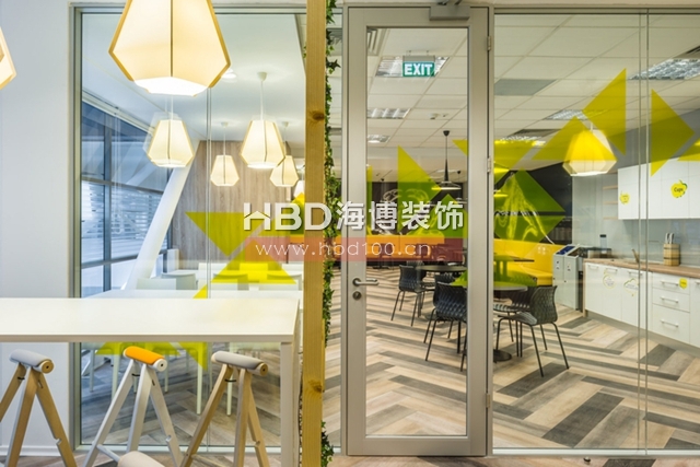 時尚辦公室設(shè)計,廣州裝修設(shè)計公司,時尚辦公室裝修,海博裝飾.jpg