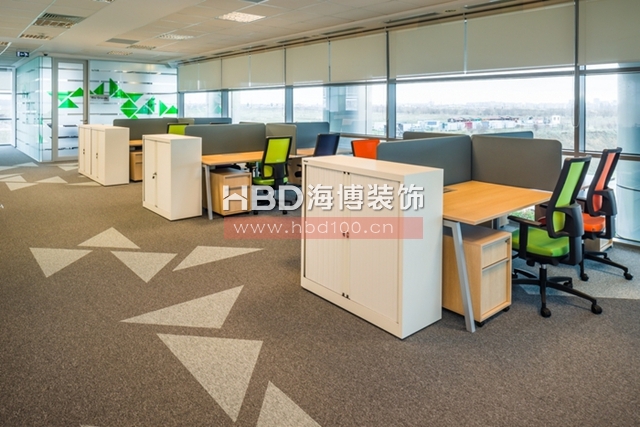 時尚辦公室設(shè)計,廣州裝修設(shè)計公司,時尚辦公室裝修,海博裝飾.jpg